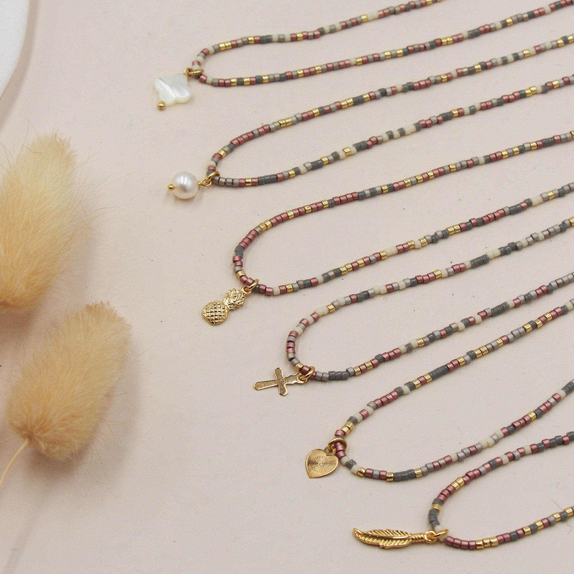 Miyuki Gray / Pink Feather Necklace